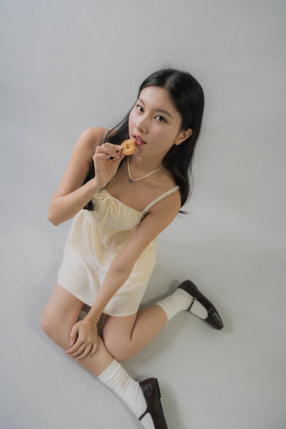 (Backorder) Elysia Ribbon Pintuck Padded Mini Romper Dress